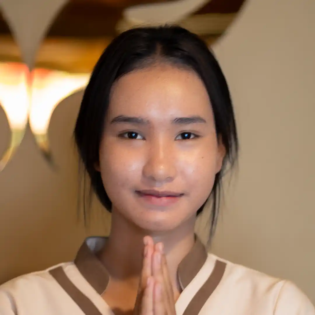 Lisa, Golden Hands therapist